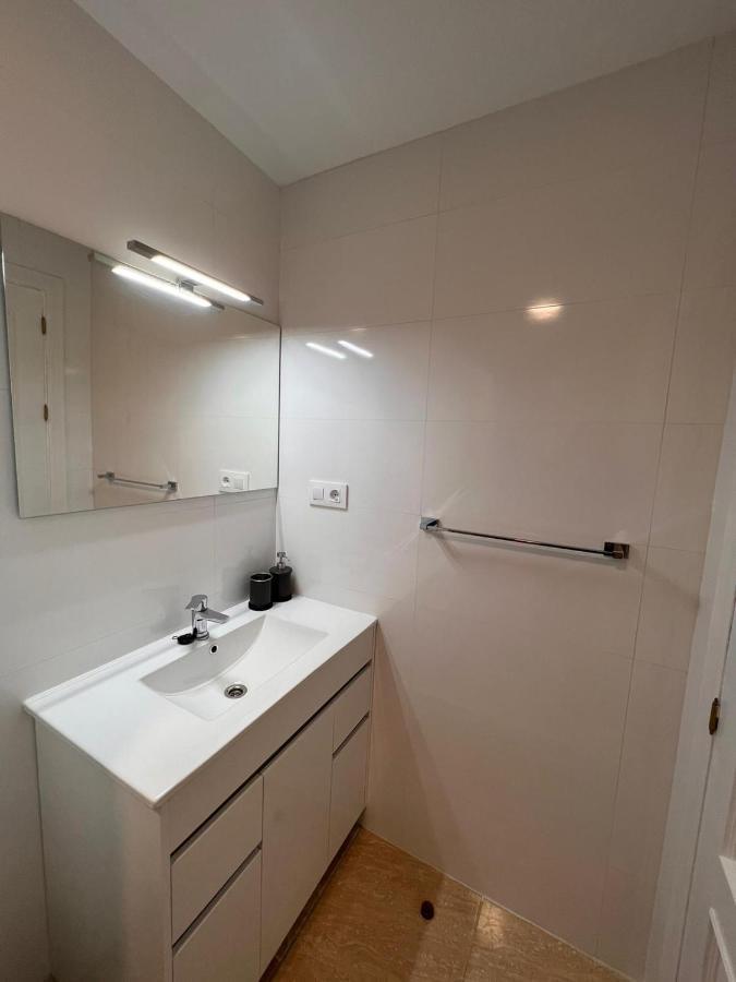 Torremolinos Centro - Beautiful , Newly Renovated 2 Bedroom Apartment Zewnętrze zdjęcie